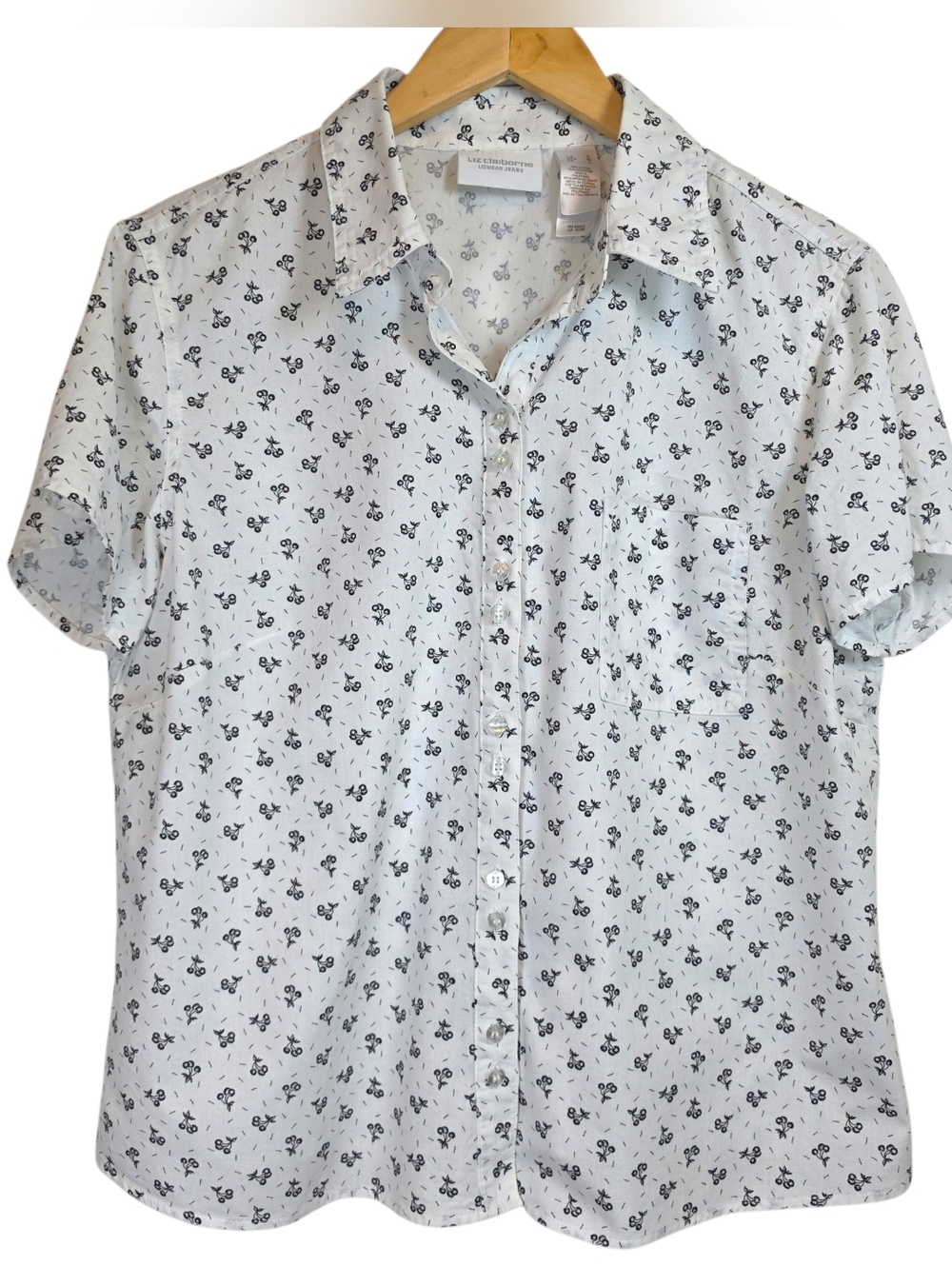 Liz Claiborne Short Sleeve Shirt Button Up Cherry Print Sz L Resortwear Vacation